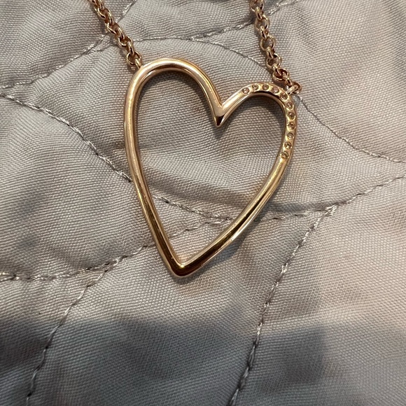 NWOT Kendra Scott heart necklace - Picture 2 of 3